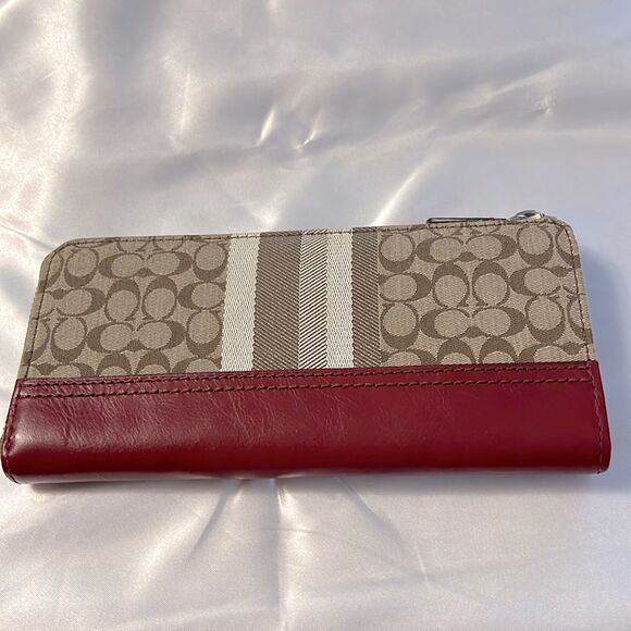 Coach Legacy Signature Stripe Accordion Zip Style 48032 Khaki Black Cherry - Picture 6 of 16